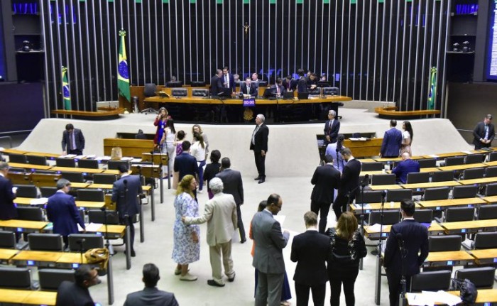 Deputados na sessão do Plenário desta quarta-feira - (Foto: Zeca Ribeiro/Câmara dos Deputados)