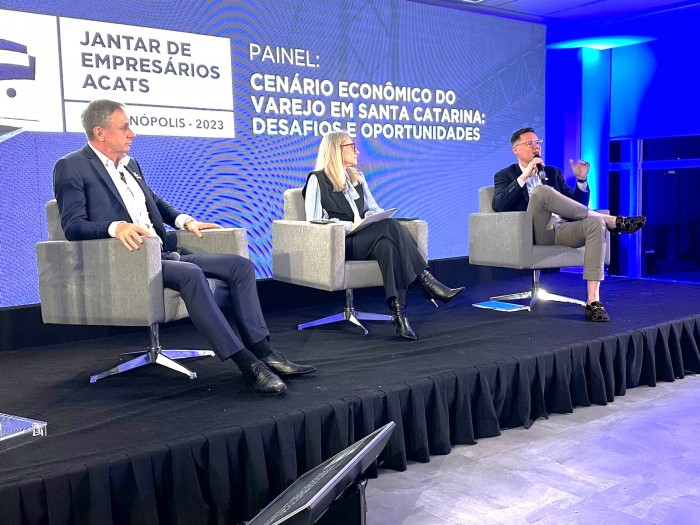 Fazenda apresenta perspectivas econômicas de Santa Catarina em encontro empresarial na ACATS