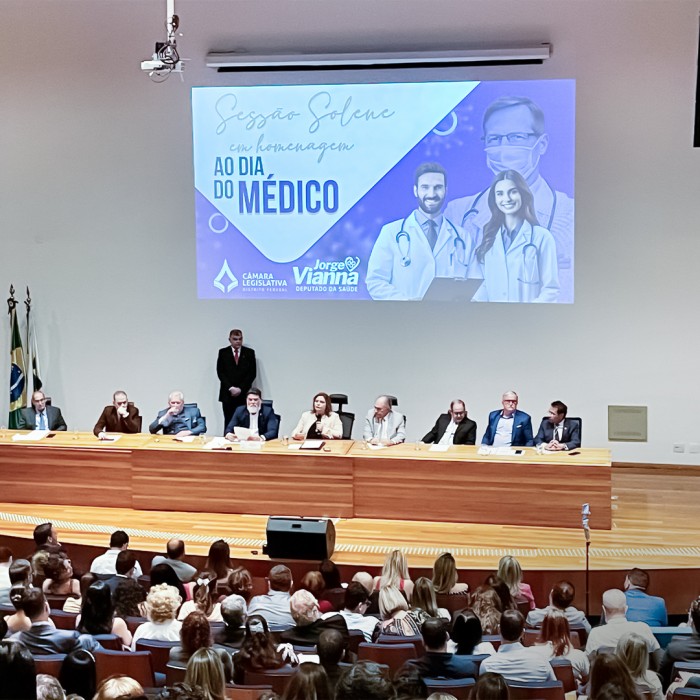 Sessão solene na CLDF homenageia Dia do Médico