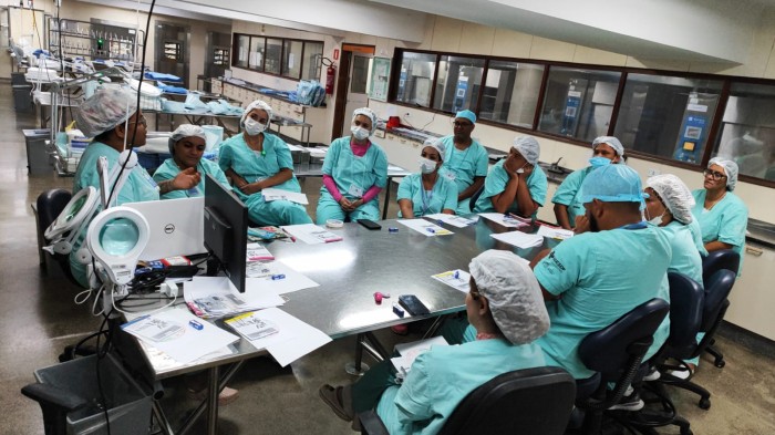 Colaboradores do HBDF participam de treinamento de habilidades sociais