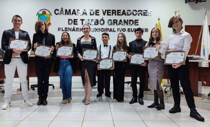 Com engajamento dos professores, Escola Estadual realiza primeira eleição informatizada para Grêmio Estudantil em SC