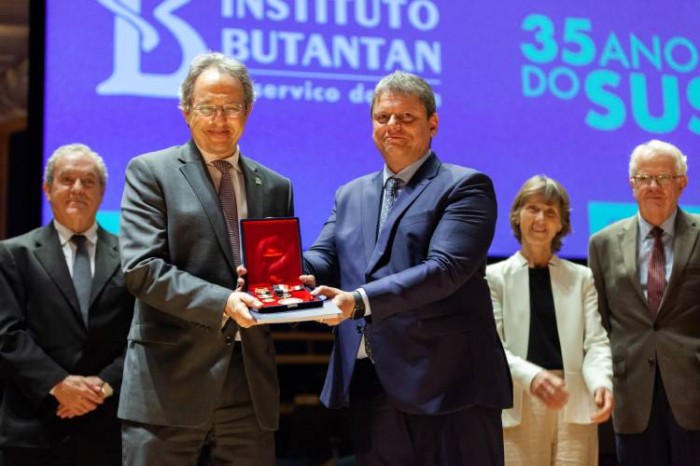 Butantan recebe de SP a Medalha de Honra e Mérito de Gestão Pública em Saúde