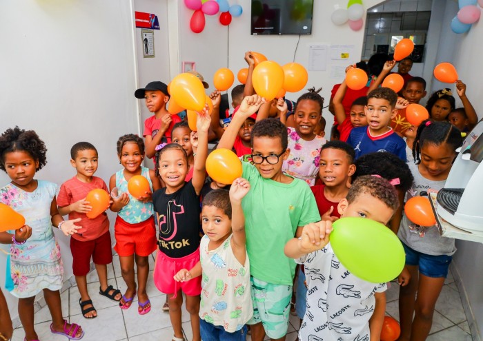Candeias: SEDAS promove atividades e brincadeiras em alusão ao Dia das Crianças