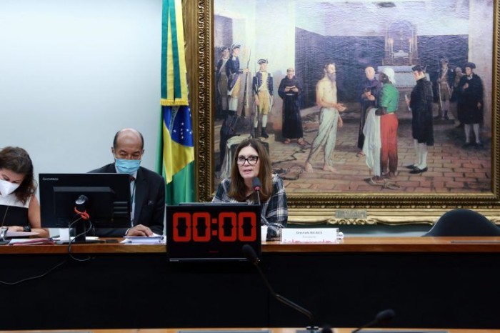 Deputada Lêda Borges recomendou a aprovação da proposta - (Foto: Zeca Ribeiro/Câmara dos Deputados)