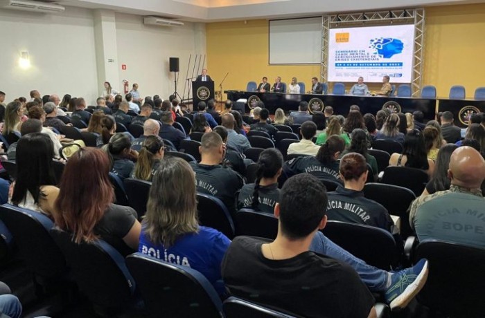 Profissionais da segurança pública participam de evento sobre saúde mental