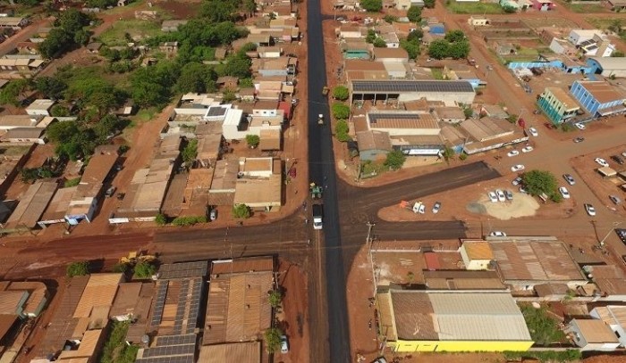Em Ponta Porã, convênio de R$ 6 milhões com o Governo do Estado leva asfalto ao distrito de Nova Itamarati