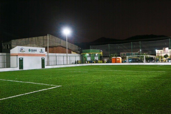 Governo do Ceará entrega areninha de número 320, em Maranguape