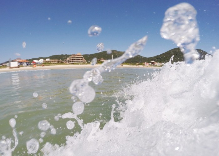 Balneabilidade: relatório semanal do IMA aponta 68,78% de pontos próprios para banho em Santa Catarina