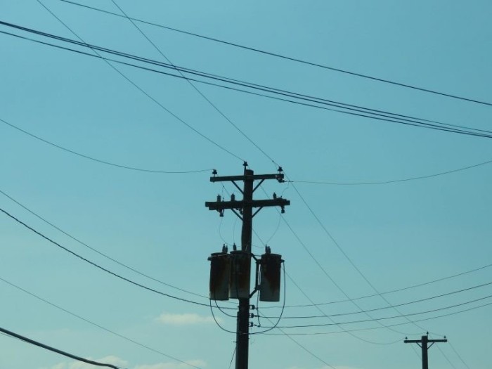 Comissão discute subsídio para compensar perda com 'gatos' de energia