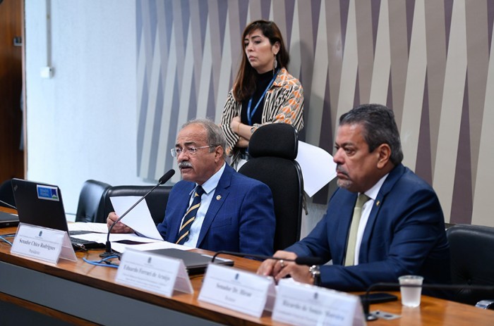 Senadores Chico Rodrigues, presidente, e Dr. Hiran, relator do colegiado na reunião desta terça - Edilson Rodrigues/Agência Senado