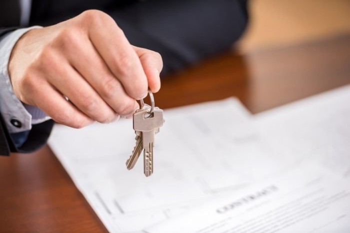 Segundo o autor, as pessoas têm enfrentado dificuldades para compra e venda na pandemia - (Foto: vadimphoto1/DepositPhotos)