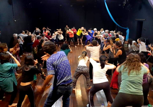 Teatro Cacilda Becker, no Rio, recebe oficina gratuita ‘CorpoGrafia Afetiva’