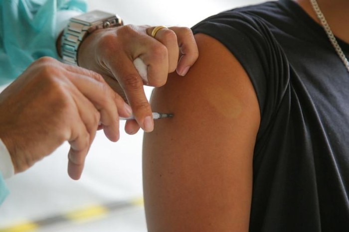 Saúde adota diferentes estratégias de vacinação em todo o DF