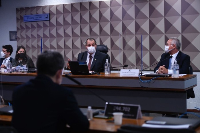 A advogada Bruna Morato, o presidente da CPI, Omar Aziz, e o relator, Renan Calheiros - Agência Senado