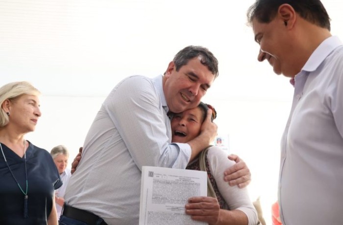 Em Mundo Novo, Governo beneficia famílias com novas casas do Bônus Moradia e Regularização Fundiária