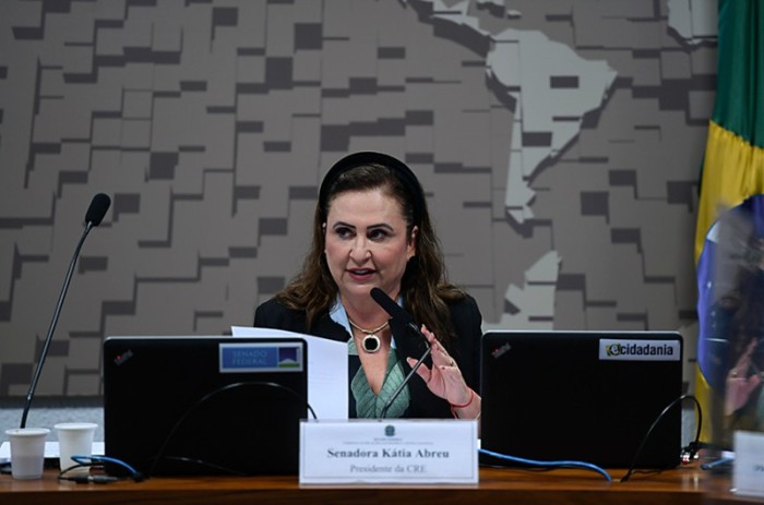 CRE vai convidar representantes de Rússia e Ucrania para discutir conflito