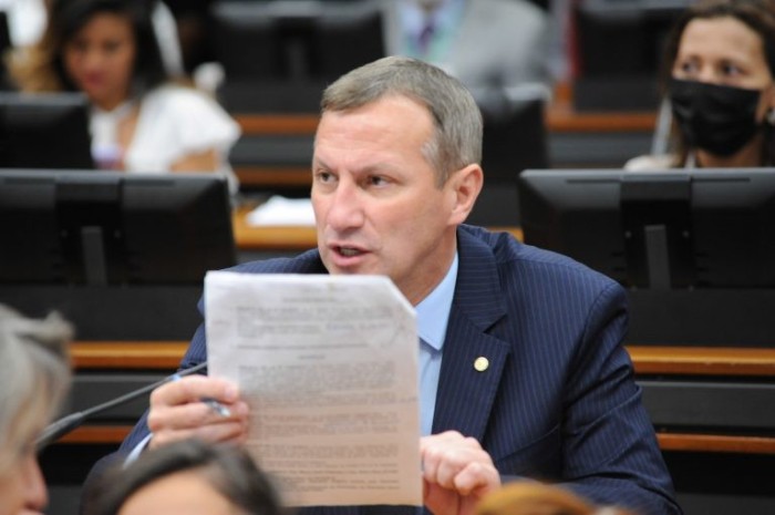Sanderson: audiência para ouvir diversas posições sobre o assunto - (Foto: Billy Boss/Câmara dos Deputados)