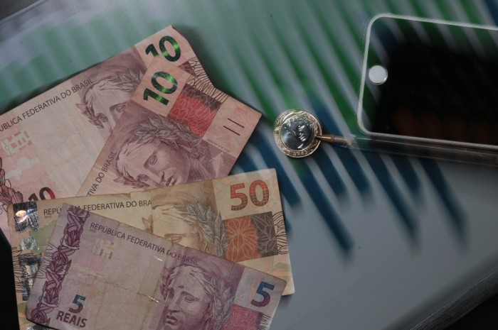 Indicador de Incerteza da Economia recua 6,4 pontos em abril