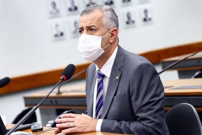 Comissão aprova proposta que obriga uso de cães farejadores na vigilância sanitária de aeroportos