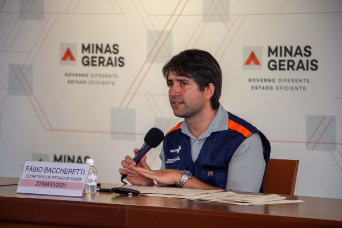 Governo de Minas orienta vacinação em novos grupos prioritários, como professores e trabalhadores da Educação