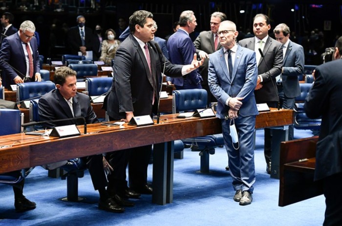 Em dia de esforço concentrado, Senado aprova nove autoridades no Plenário