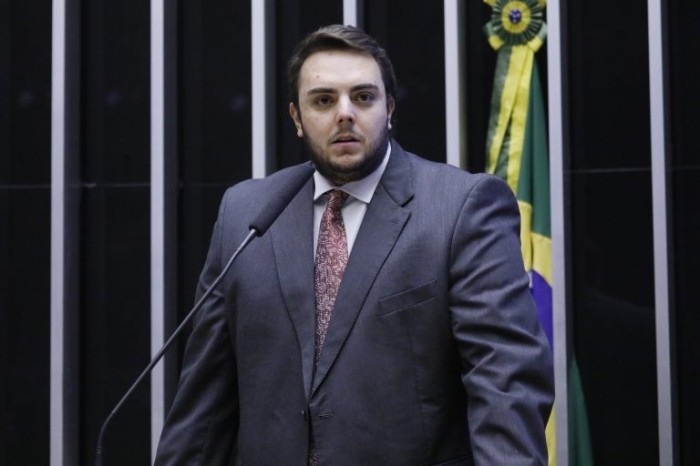 CCJ aprova penas mais duras para roubo de fios de luz e telecomunicações