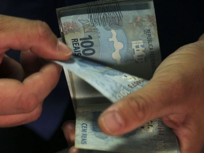 Publicada lei que fixa o salário mínimo deste ano em R$ 1.212