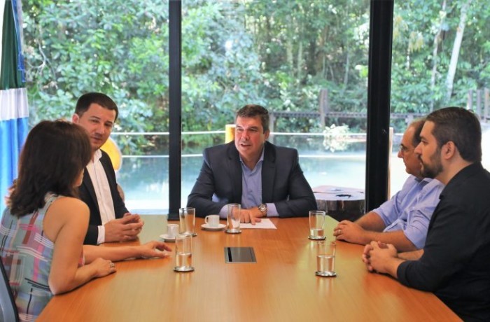 Governador se compromete em atender demandas para valorizar os médicos-veterinários no Estado