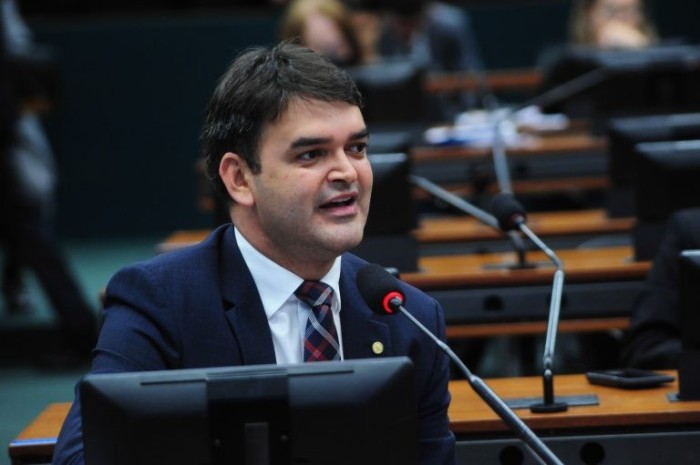 Pereira Júnior: proposta facilita acesso de microempresas à Justiça - (Foto: Billy Boss/Câmara dos Deputados)