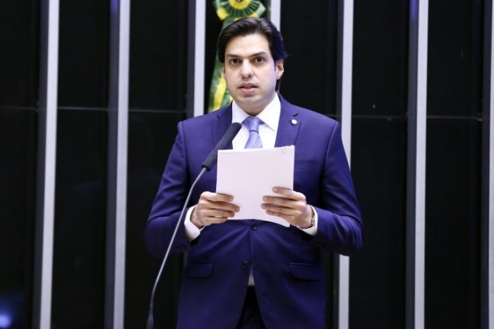 Comissão de Orçamento pede que TCU pare de suspender obras públicas