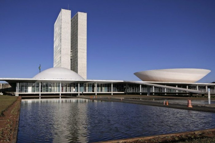 Proposta foi aprovada com emenda que adapta a medida à vigência do teto de gastos da União (Foto: Diones Roberto Becker)
