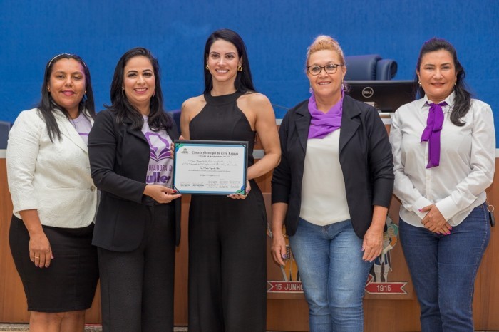 Polícia Civil ministra palestra sobre violência doméstica e familiar contra mulheres e meninas em Três Lagoas