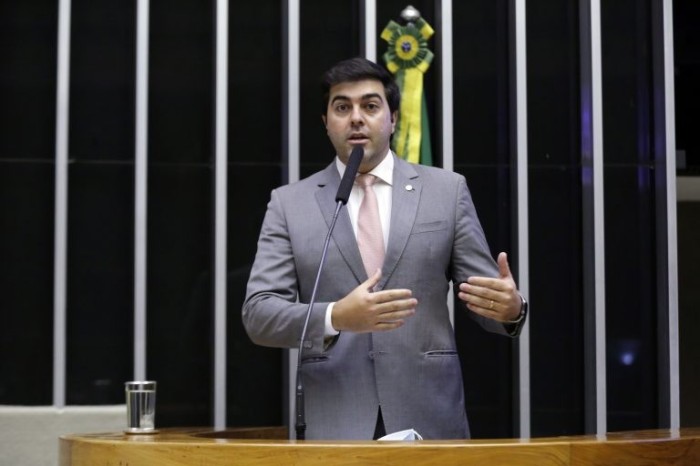 Comissão aprova projeto que torna carteira de motorista vencida válida para identificação oficial