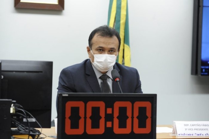 Proposta inclui expressão 'associação criminosa' em lei da prisão temporária