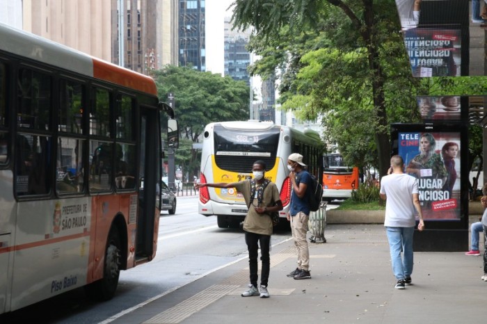 Covid-19: Brasil tem 8.195 casos e 62 mortes em 24 horas