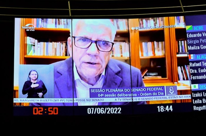 Para Oriovisto, proposta para reduzir preço dos combustíveis é 'estelionato eleitoral'