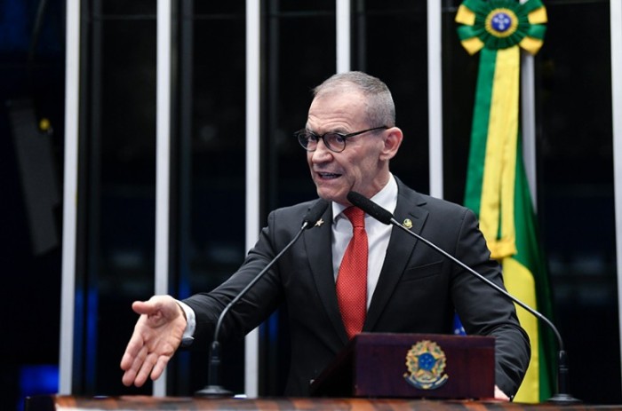 Contarato destaca a importância da adoção tardia de crianças de mais idade