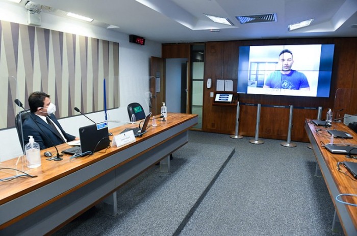 Após confirmar o comparecimento do ministro, Reguffe (Podemos-DF) retirou de pauta requerimento de convocação, feito por Styvenson Valentim (Podemos-RN) - Jefferson Rudy/Agência Senado