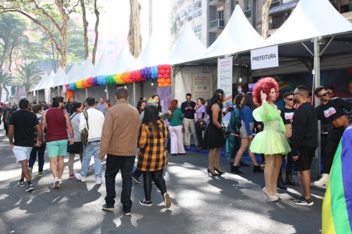 Em Feira Cultural da Diversidade, pessoas trans podem retificar nomes