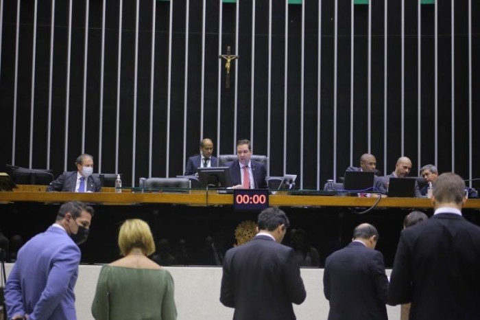 Câmara aprova MP que libera R$ 480 milhões para ajudar municípios atingidos por chuvas