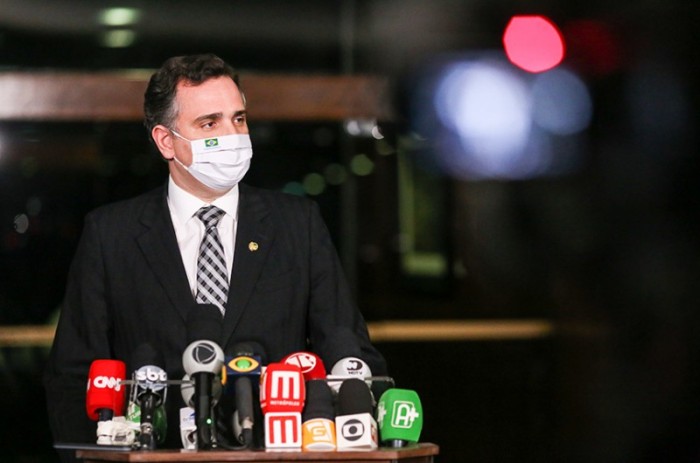O presidente do Senado, Rodrigo Pacheco, em entrevista coletiva nesta sexta-feira (9): "Todo aquele que pretender algum retrocesso contra esses princípios será apontado como inimigo da nação" - Pedro Gontijo/Senado Federal