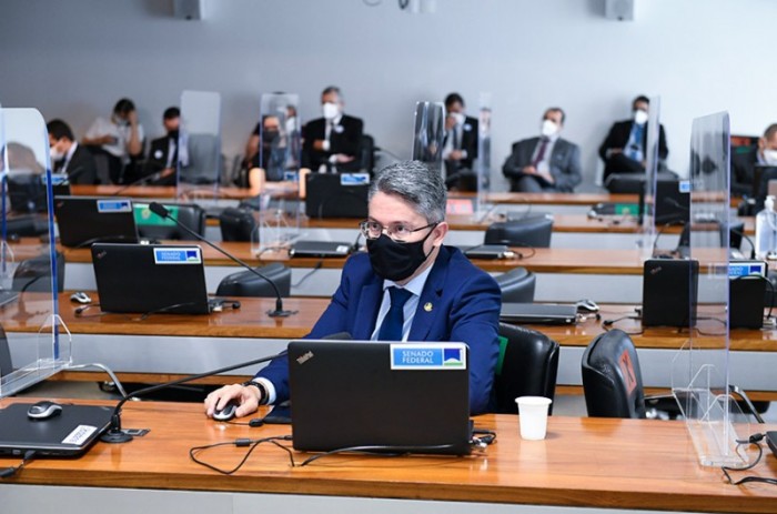 O senador Alessandro Vieira (Cidadania-SE) é o autor do projeto, que teve como relator o senador Marcos Rogério (DEM-RO); texto segue para a Comissão de Constituição e Justiça (CCJ) - Roque de Sá/Agência Senado