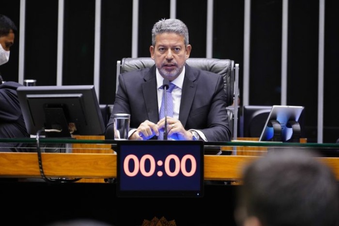 Lira, Pacheco e Bolsonaro anunciam PEC que reduz impostos federais sobre combustíveis