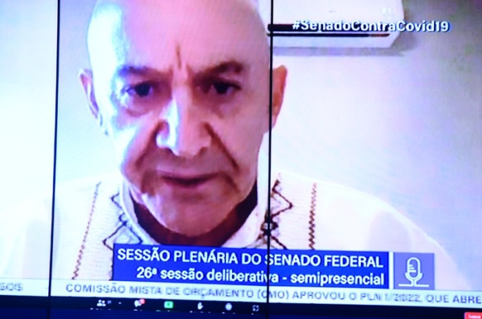 Confúcio Moura lamenta 'rotatividade' no Ministério da Educação