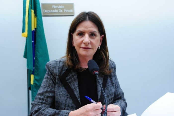 Comissão aprova projeto que destina 10% das multas de trânsito para tratamento de câncer de mama