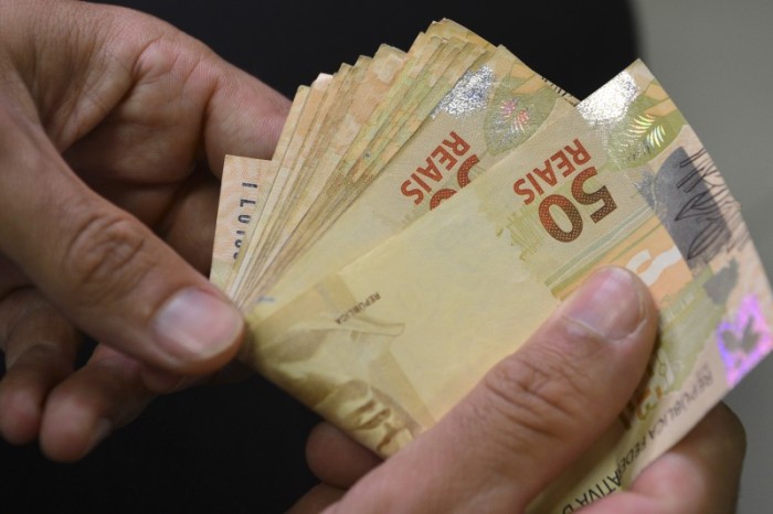 Trabalhadores nascidos em novembro podem sacar até R$ 1 mil no FGTS