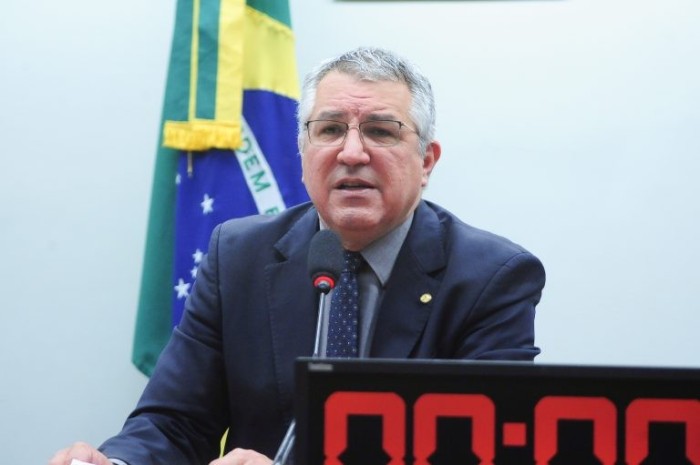 Comissão debate prorrogação de incentivos a entidades que atuam no tratamento do câncer e de pessoas com deficiência