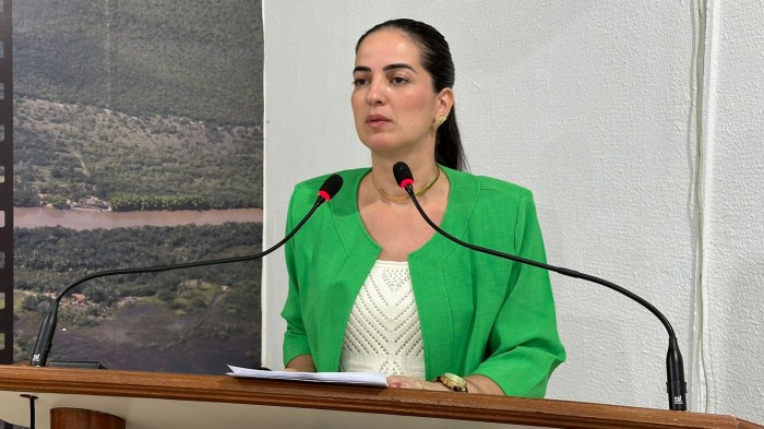 Adriana busca regularização e melhorias para a Escola Municipal Marechal Rondon no bairro Piracema