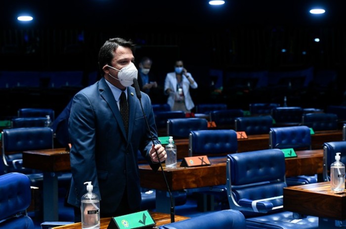 Para o senador Reguffe (Podemos-DF), o texto que será analisado pelos senadores institucionaliza o 'calote' no Brasil - Marcos Oliveira/Agência Senado
