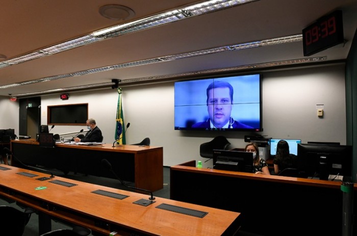 Audiência promovida pelas CEs da Câmara e Senado discutiu os desafios e avanços do setor. Na tela, o secretário de Educação Profissional e Tecnológica do Min. da Educação, Tomás Dias Sant'ana - Roque de Sá/Agência Senado